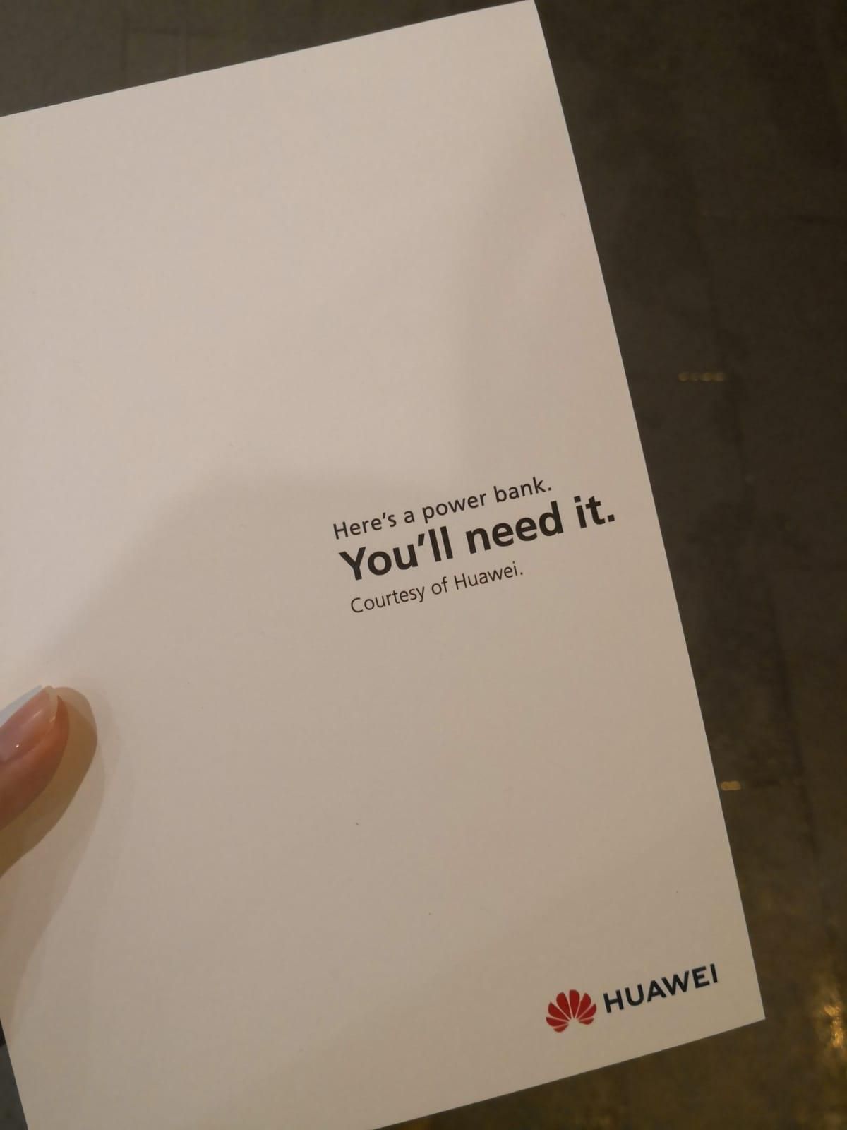 الورق الذي تم تسليمه إلى أجهزة الشحن المحمولة من Huawei