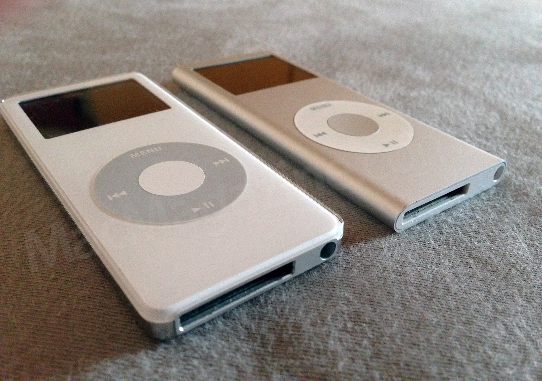 الجيلان الأولان من أجهزة iPod من نانو Wilsians