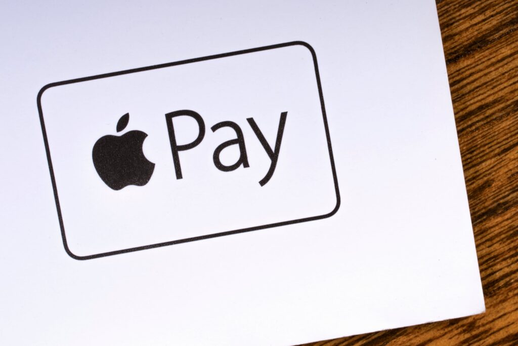 تصل Apple Pay إلى بولندا بدعم من ثمانية بنوك