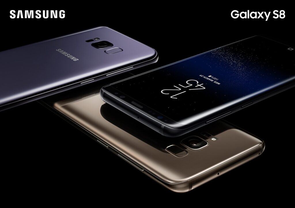 تطلق Samsung Galaxy S8 و S8 + ، بالإضافة إلى الملحقات الجديدة ؛ التفاح ، الكرة الآن معك