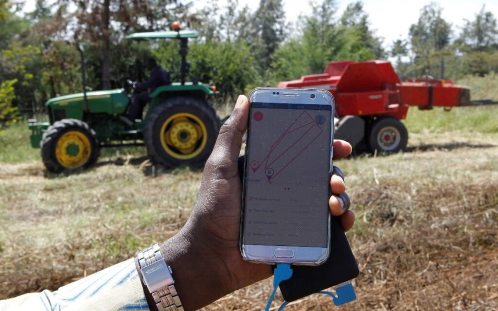 جون دير يخلق التكنولوجيا لمساعدة المزارعين أصحاب الحيازات الصغيرة مع الجرارات في أفريقيا
