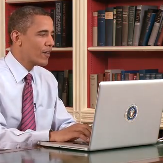 فيديو: يقدم باراك أوباما HealthCare.gov باستخدام MacBook Pro