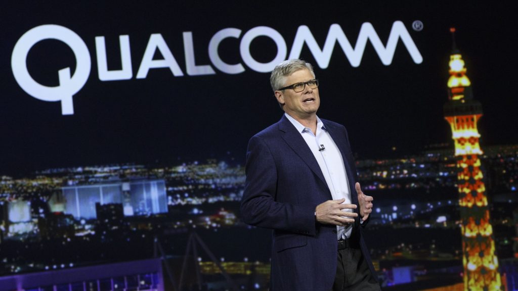 يؤكد الرئيس التنفيذي لشركة Qualcomm أن الخلاف مع Apple قد اقترب من النهاية