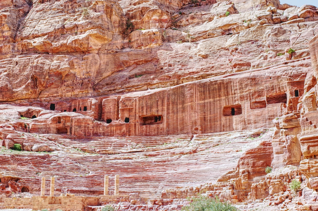 5 Razones para Visitar Jordania: Descubre la Magia de Este Destino jordania