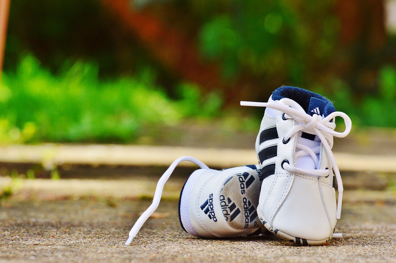 adidas forum low