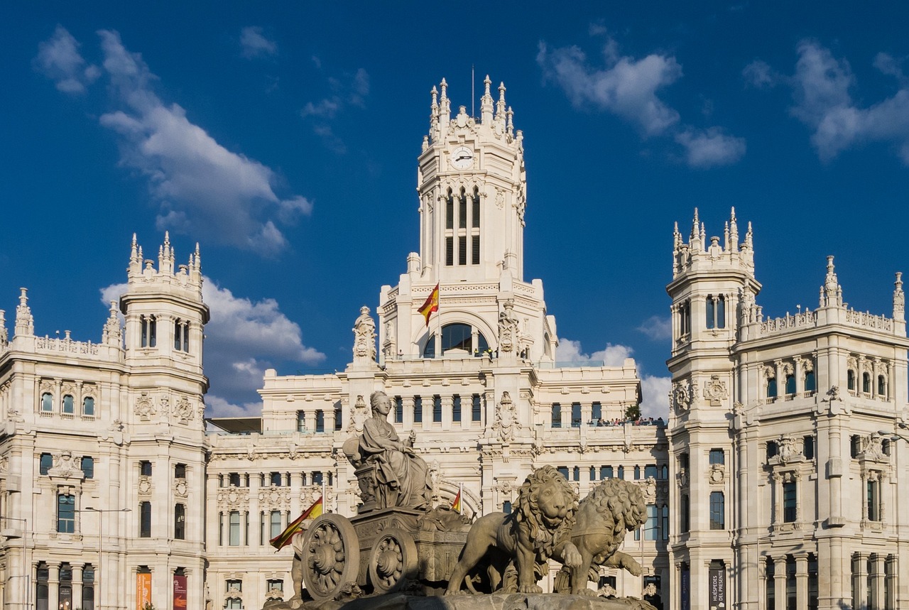 La riviera madrid: 5 razones para visitar este icónico lugar 5 la riviera madrid
