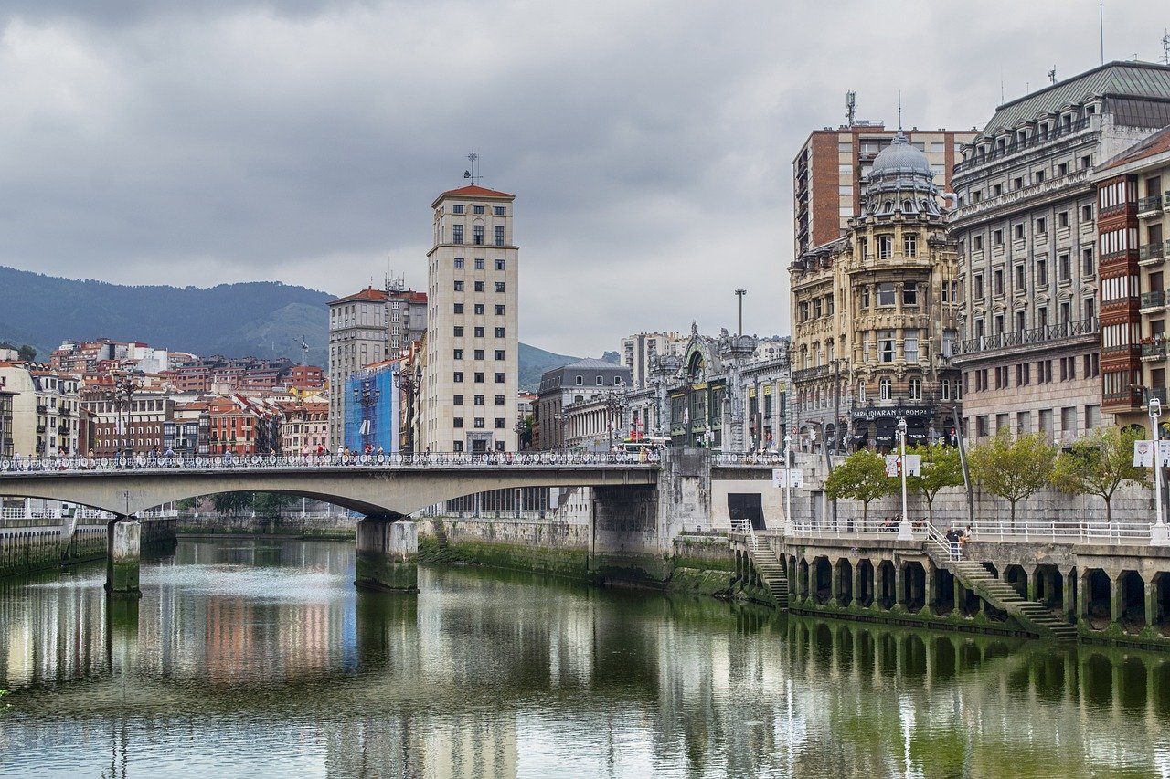Renfe cercanias bilbao: 5 rutas imprescindibles para explorar la ciudad 2 renfe cercanias bilbao