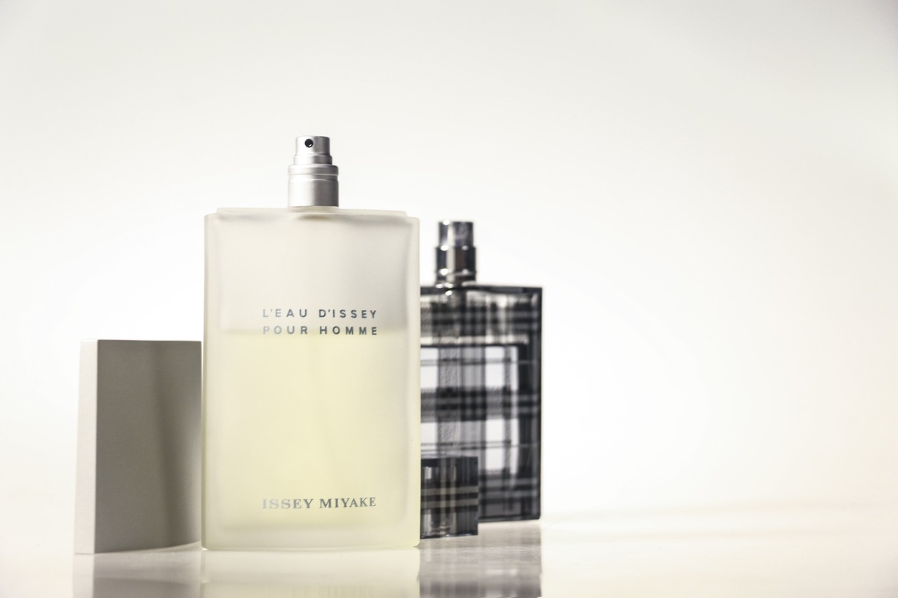 Perfume Ariana Grande: 5 fragancias irresistibles que debes probar 1 perfume ariana grande